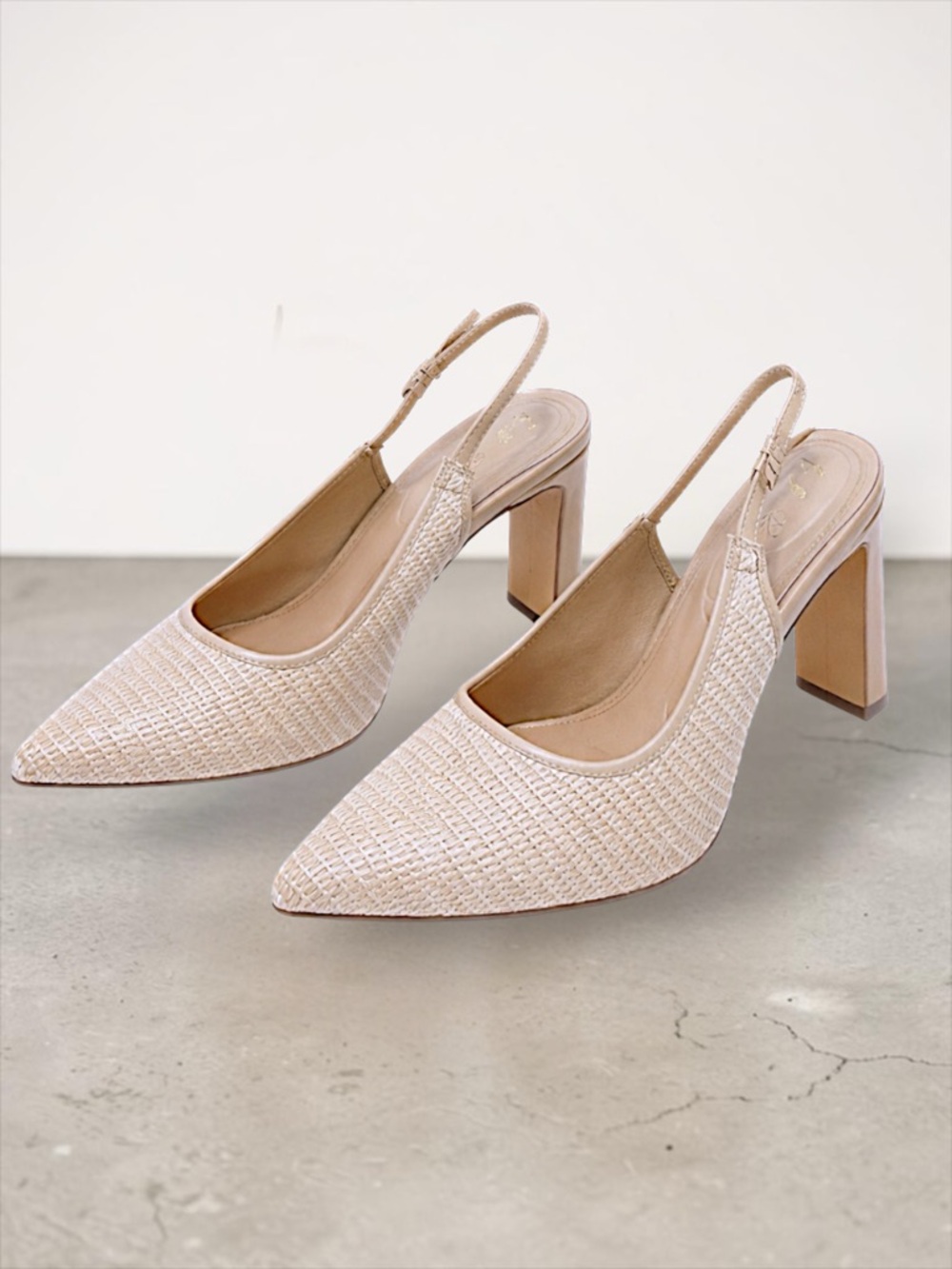 Pointed Slingback Flats in Natural Woven Beige - Picture 4 of 8